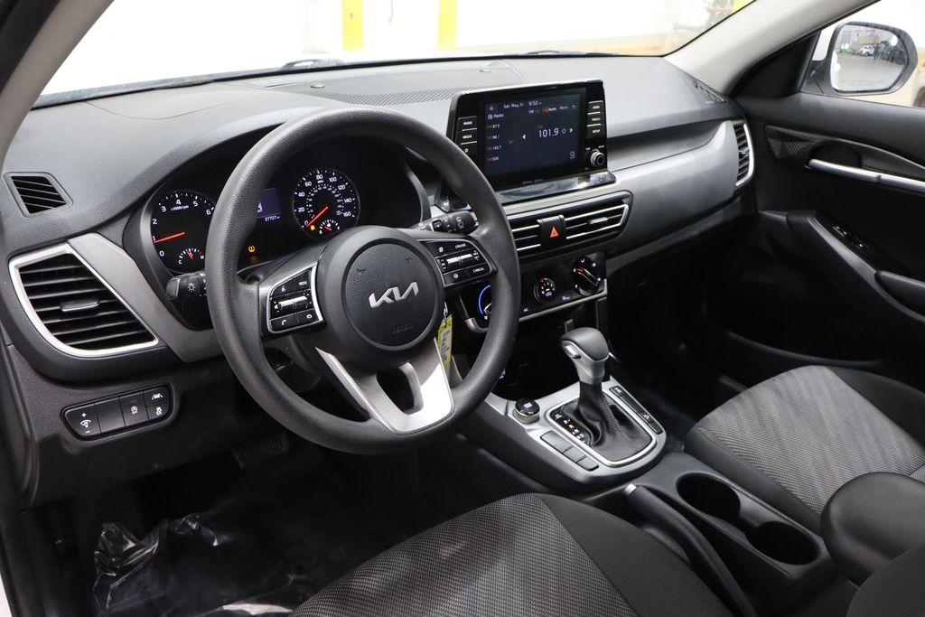 Vehicle image 16 of 37