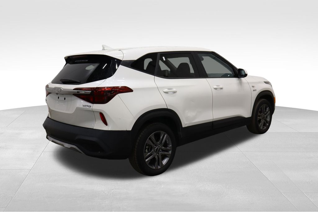 Vehicle image 4 of 37