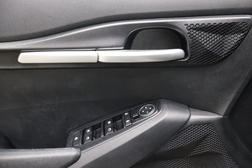 Vehicle image 13 of 37