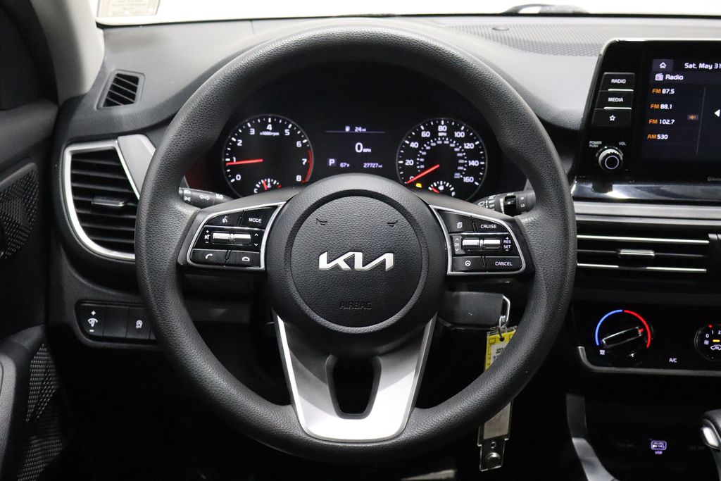 Vehicle image 17 of 37
