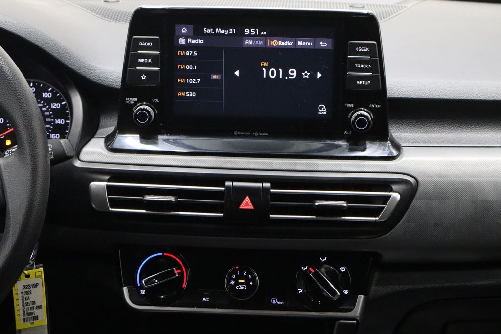 Vehicle image 23 of 37