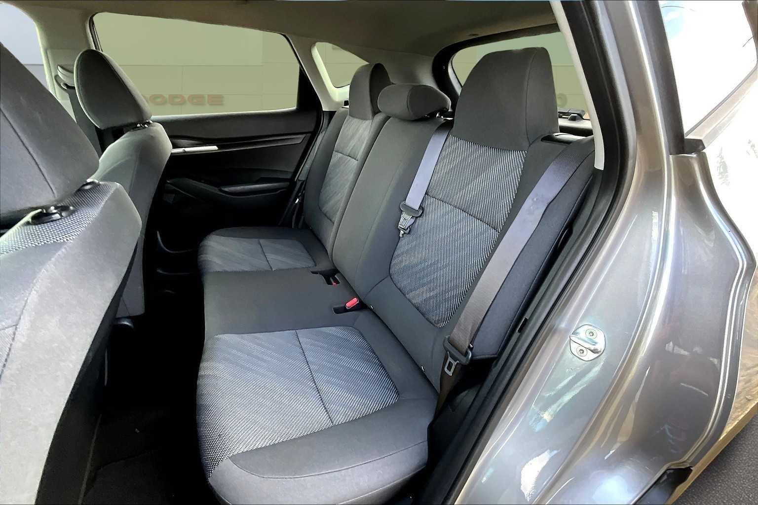 Vehicle image 11 of 30