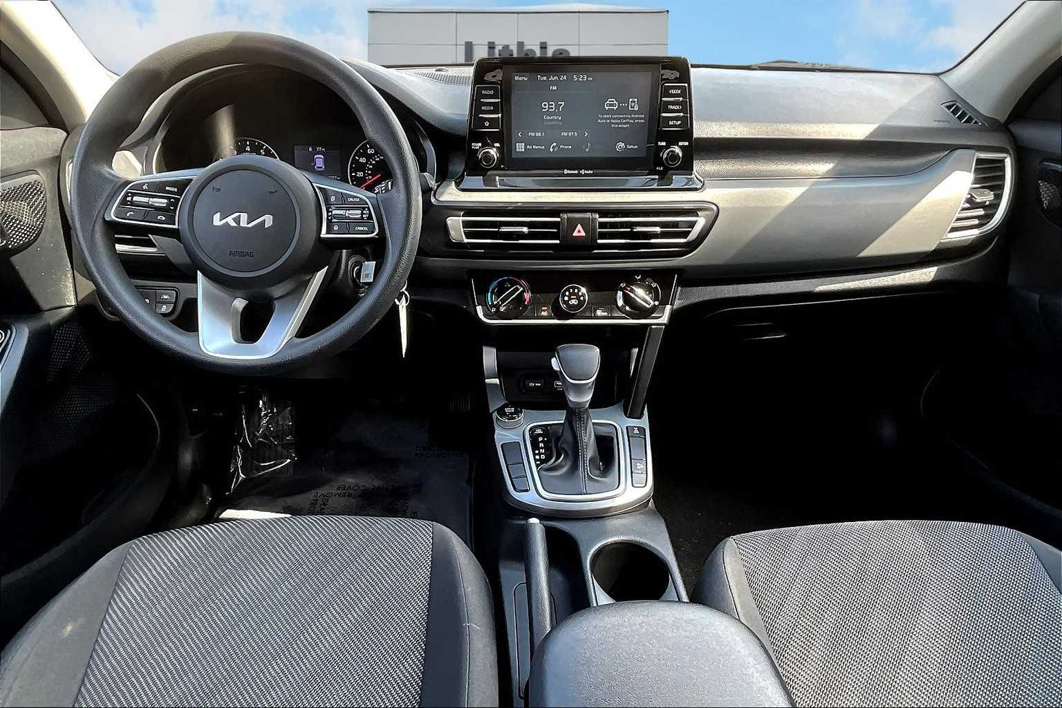 Vehicle image 16 of 30