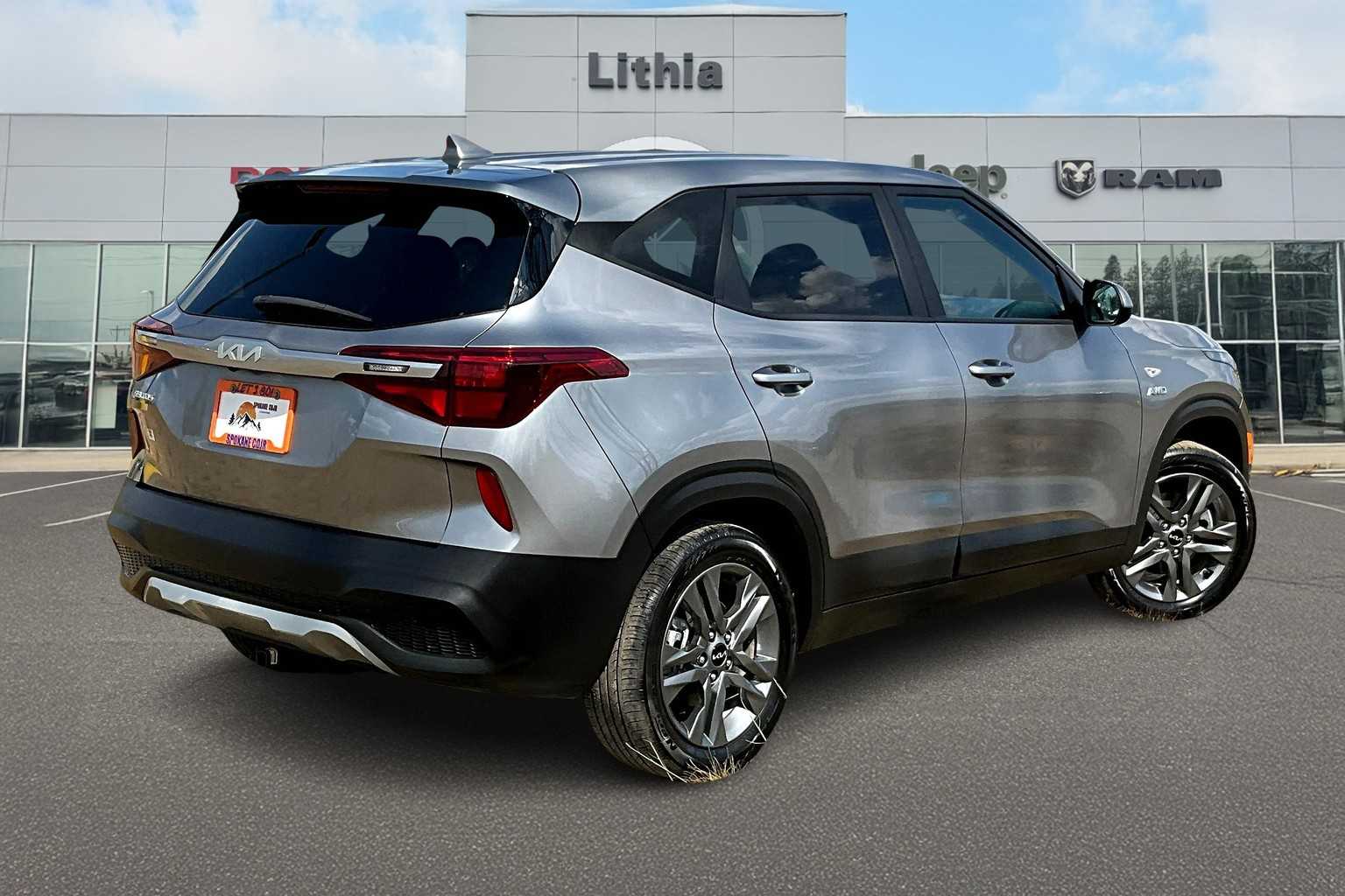 Vehicle image 4 of 30