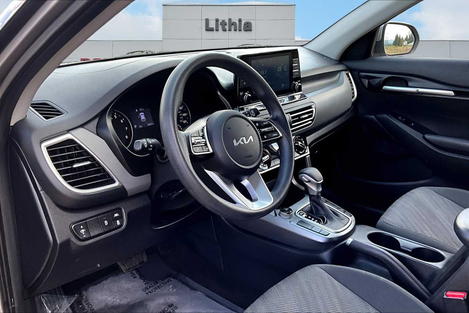 Vehicle image 13 of 30