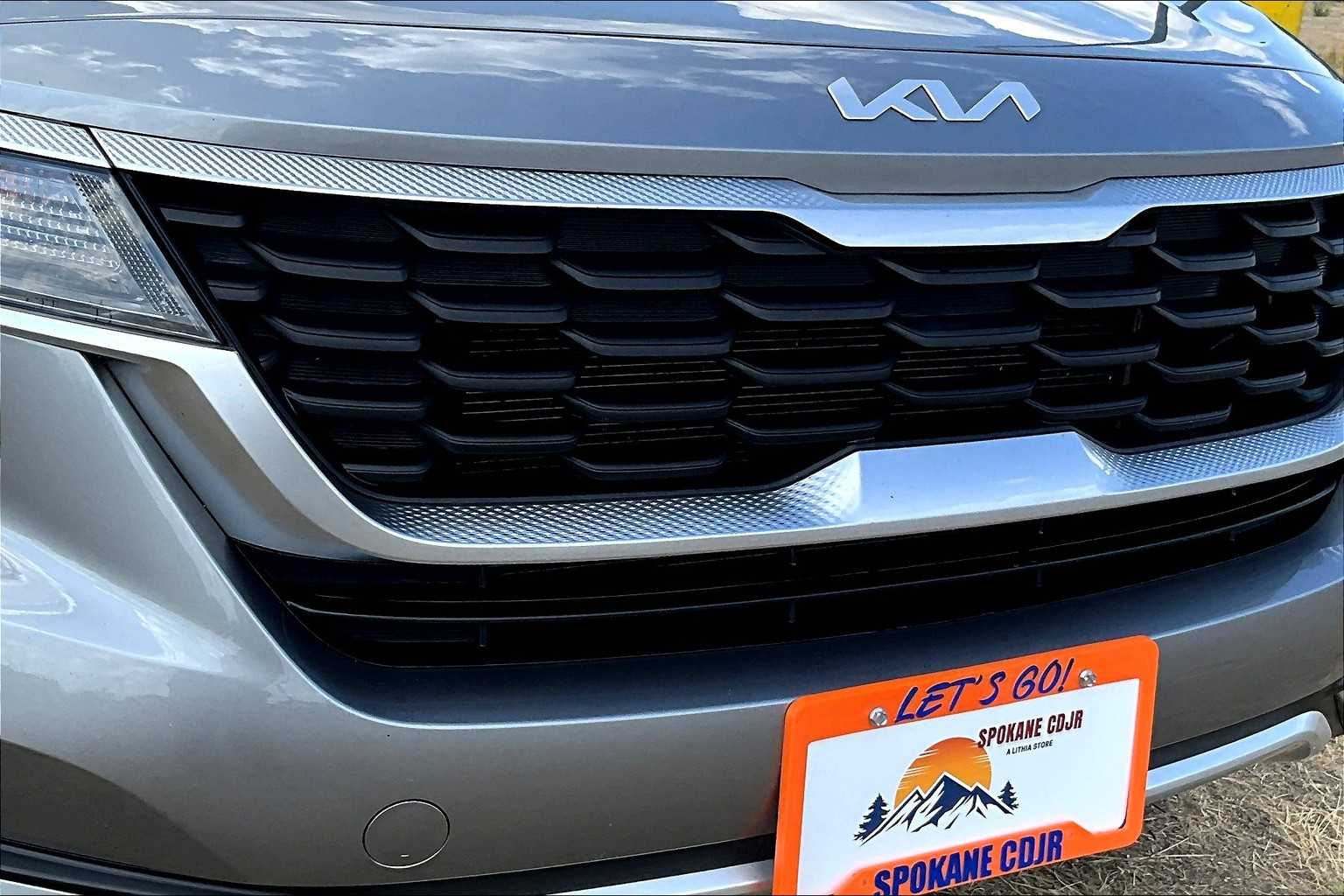 Vehicle image 28 of 30