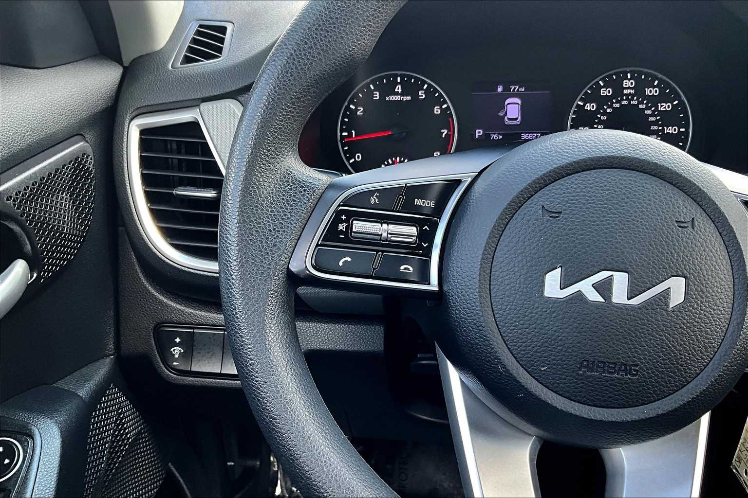 Vehicle image 18 of 30