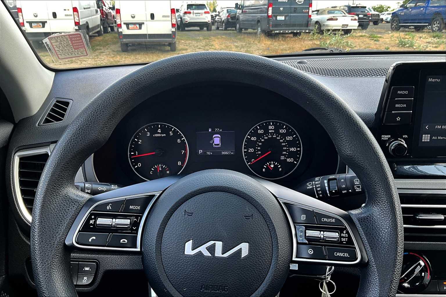 Vehicle image 29 of 30