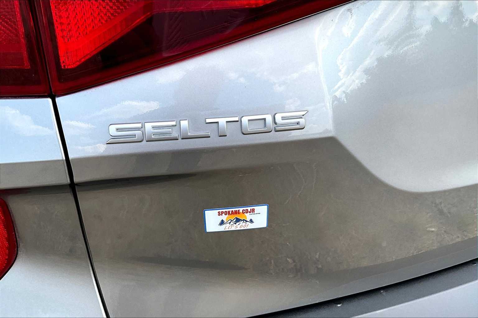 Vehicle image 27 of 30