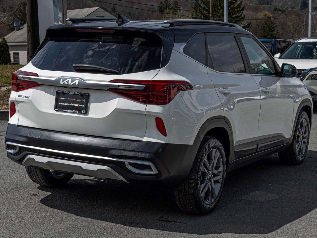 Vehicle image 2 of 40