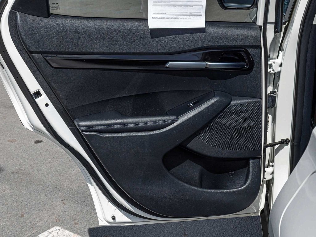 Vehicle image 14 of 40