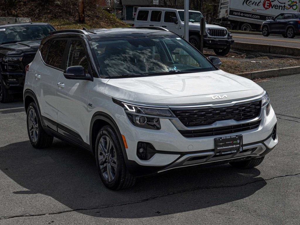 Vehicle image 5 of 40