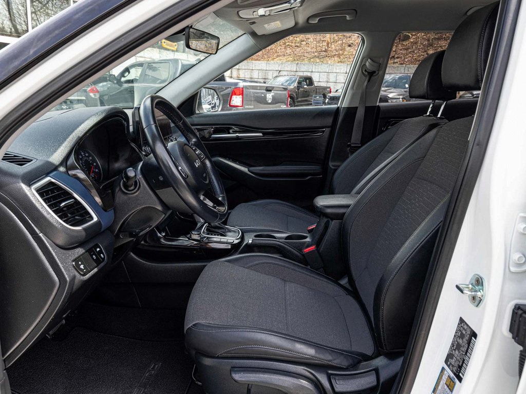 Vehicle image 27 of 40