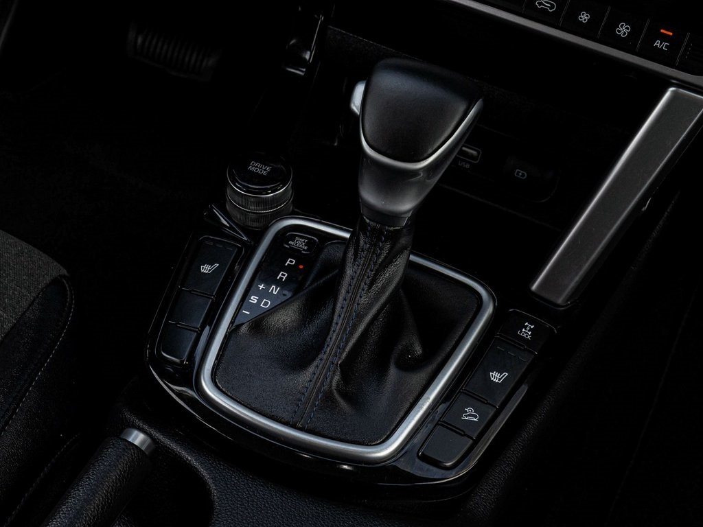 Vehicle image 26 of 40