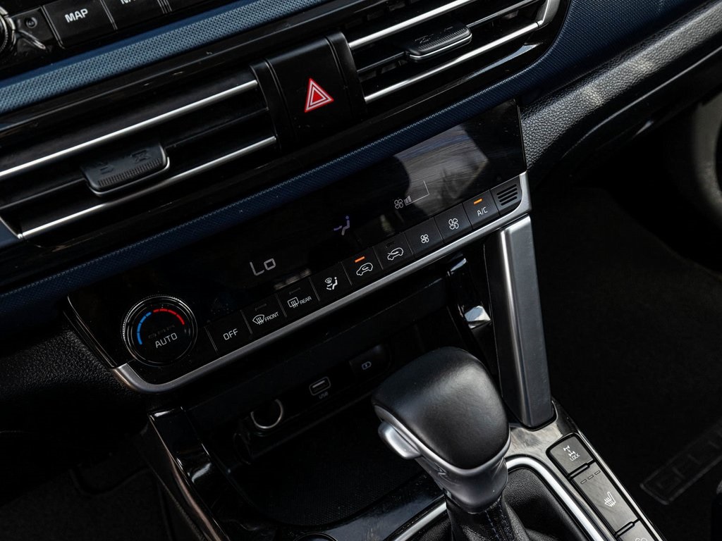 Vehicle image 21 of 40