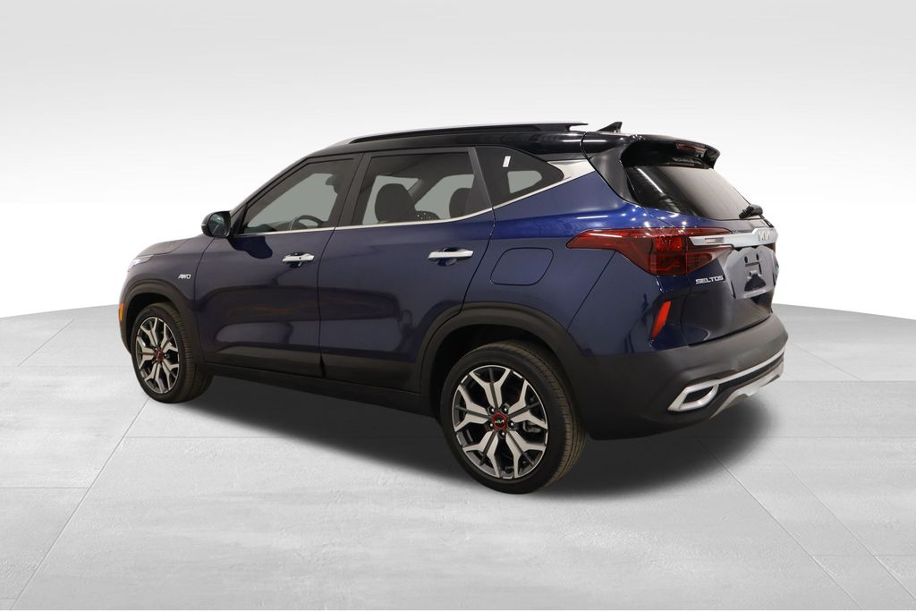 Vehicle image 6 of 44