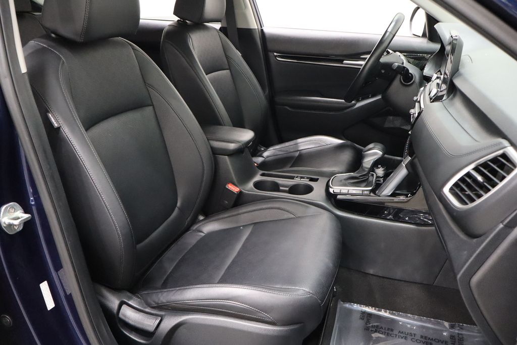 Vehicle image 12 of 44