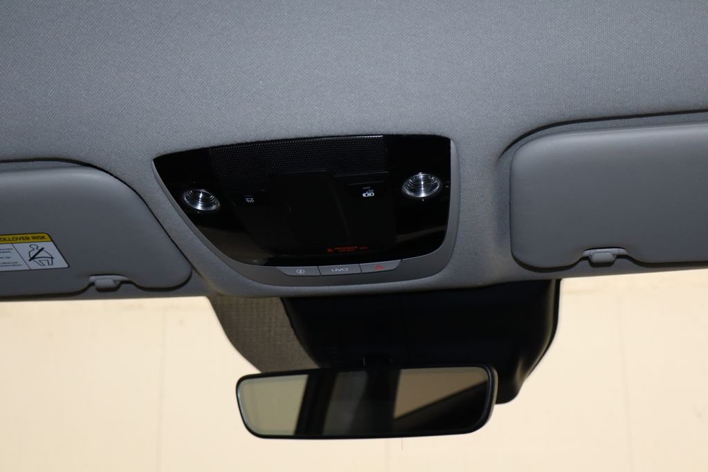 Vehicle image 23 of 44