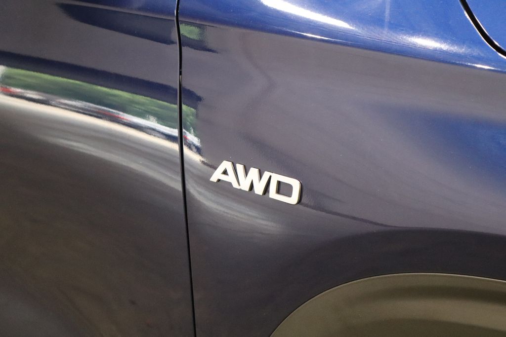 Vehicle image 43 of 44