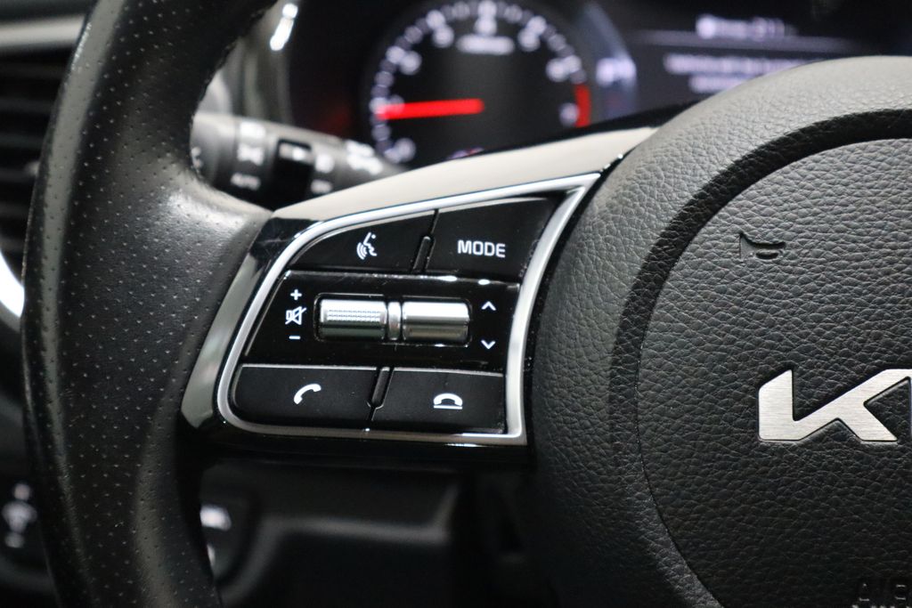 Vehicle image 20 of 44
