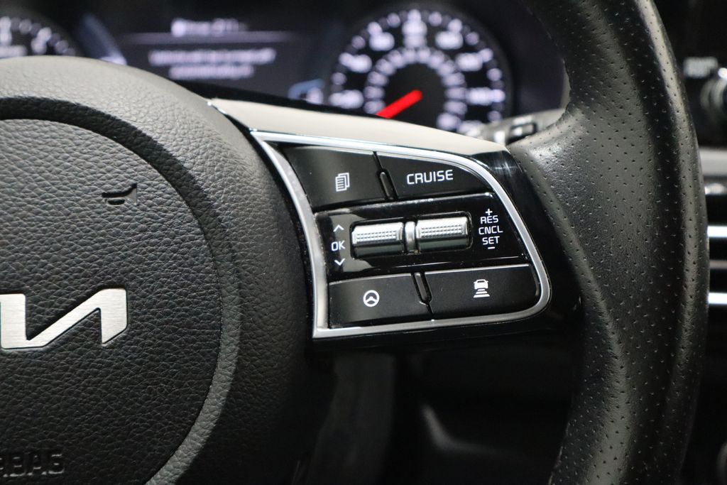Vehicle image 21 of 44