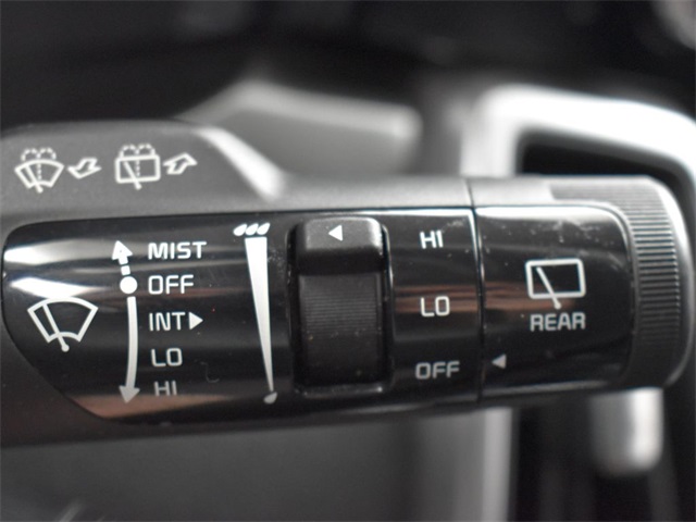 Vehicle image 46 of 48