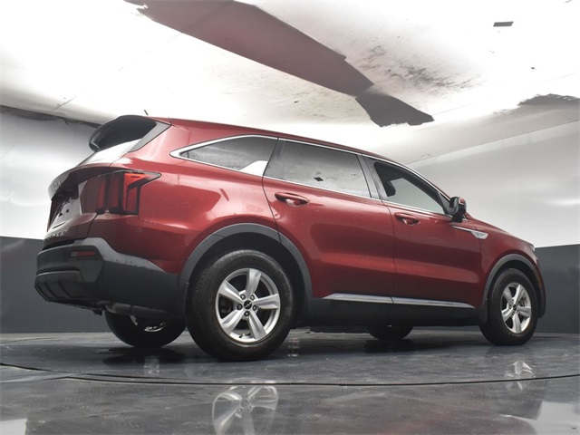 Vehicle image 16 of 48