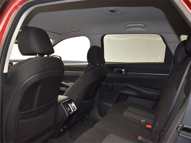 Vehicle image 31 of 48