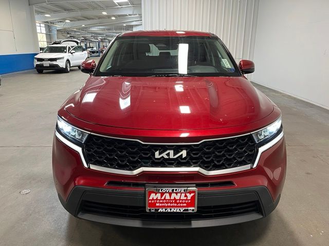 2022 Kia Sorento LX Image 2 of 28