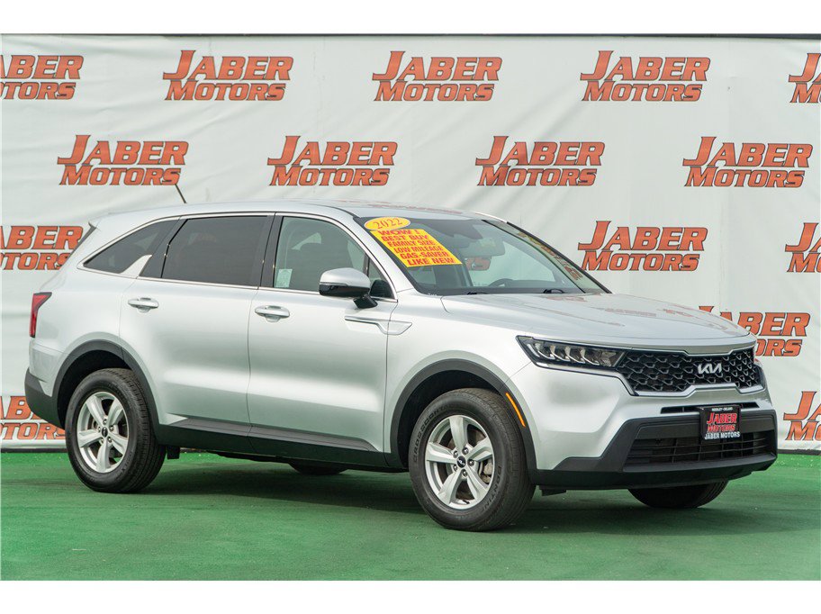 2022 Kia Sorento LX Image 1 of 36