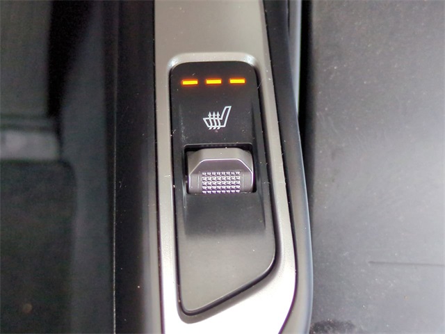 Vehicle image 23 of 30