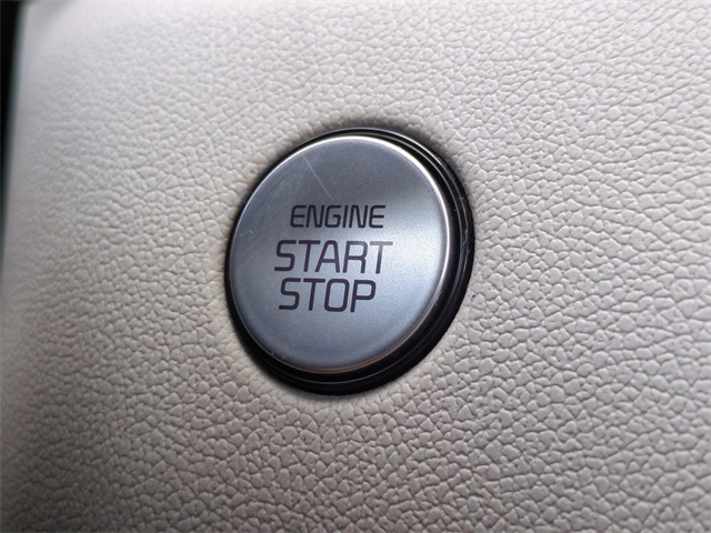 Vehicle image 27 of 30