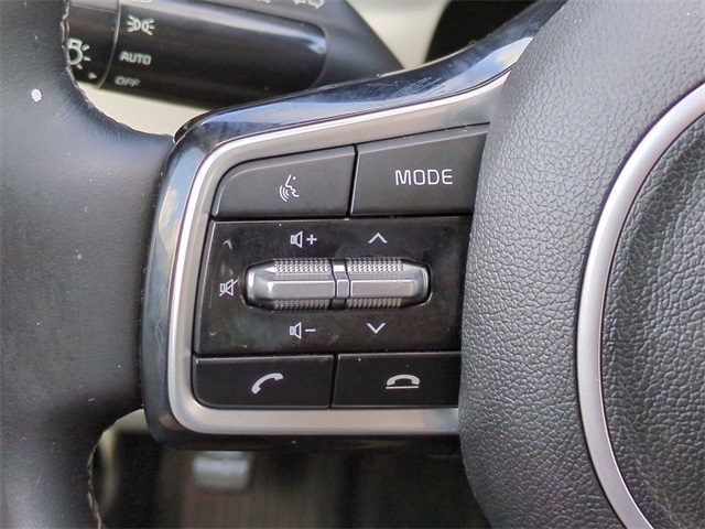 Vehicle image 21 of 30
