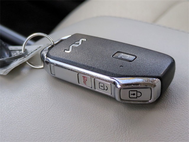 Vehicle image 20 of 30