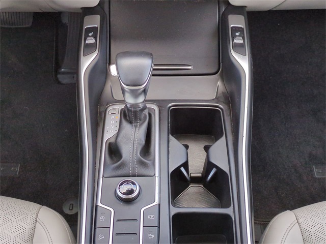 Vehicle image 19 of 30