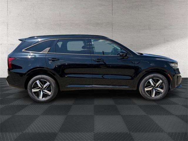 Vehicle image 4 of 44