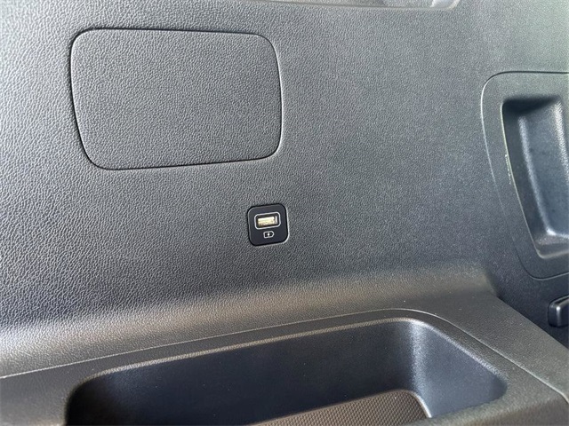 Vehicle image 43 of 44