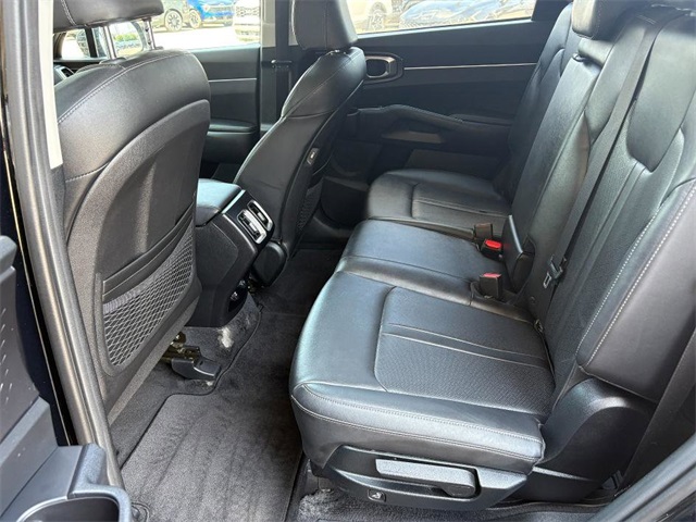 Vehicle image 15 of 44