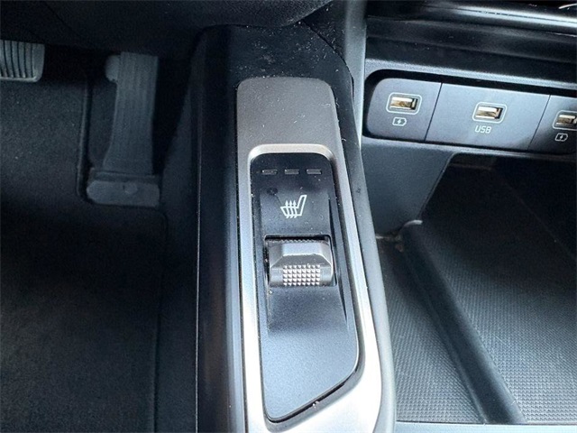 Vehicle image 42 of 44