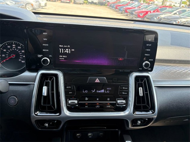Vehicle image 26 of 44