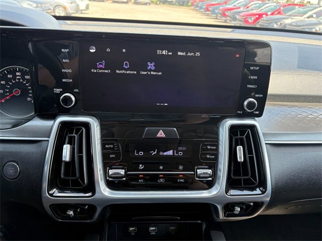 Vehicle image 27 of 44