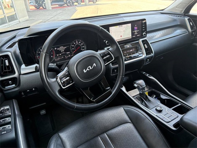 Vehicle image 19 of 44
