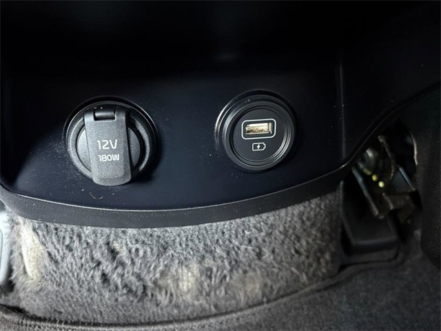 Vehicle image 34 of 44