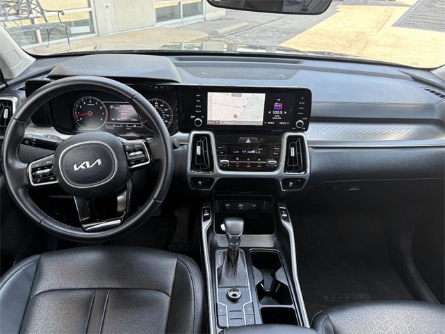 Vehicle image 18 of 44