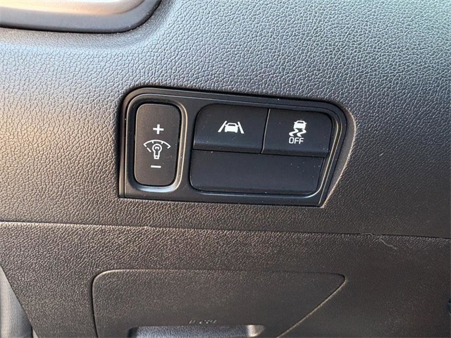 Vehicle image 41 of 44