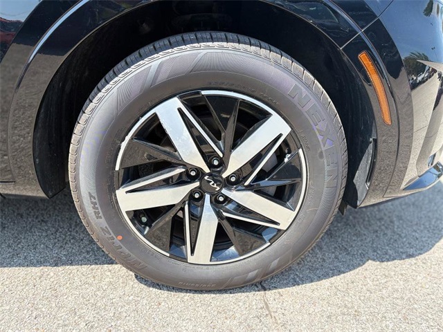 Vehicle image 12 of 44