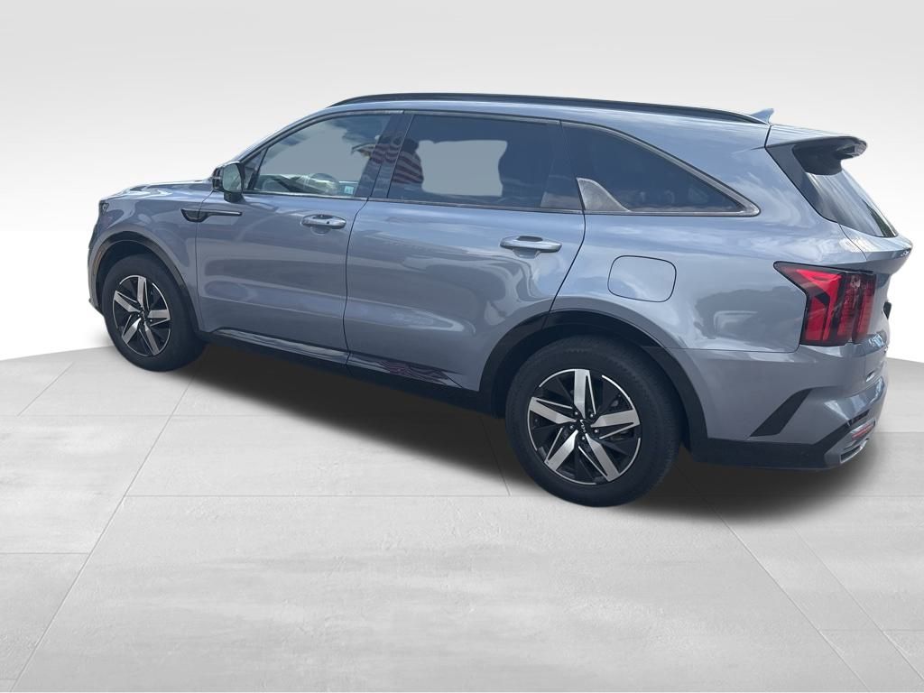 Vehicle image 21 of 51
