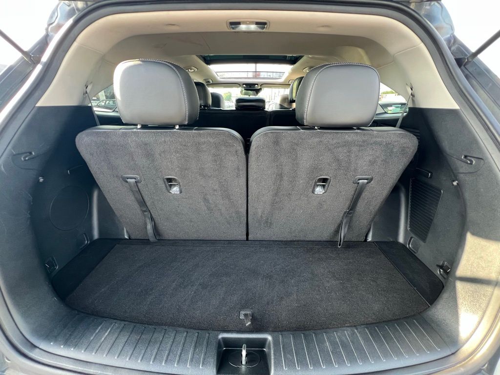 Vehicle image 14 of 58