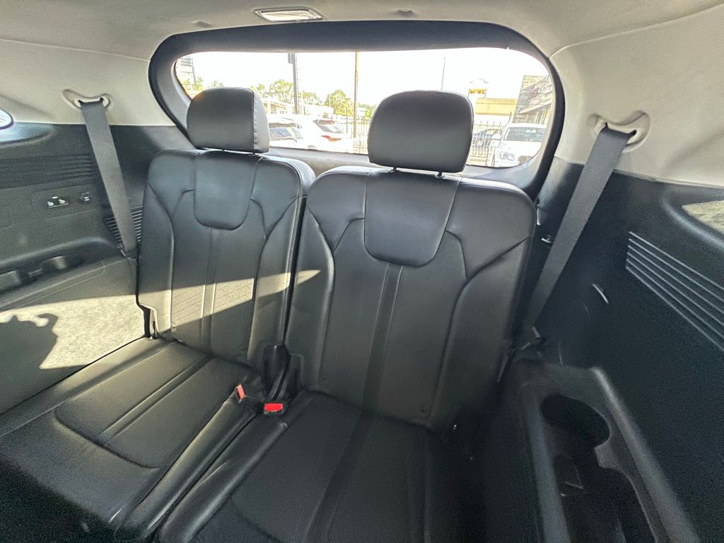 Vehicle image 26 of 58