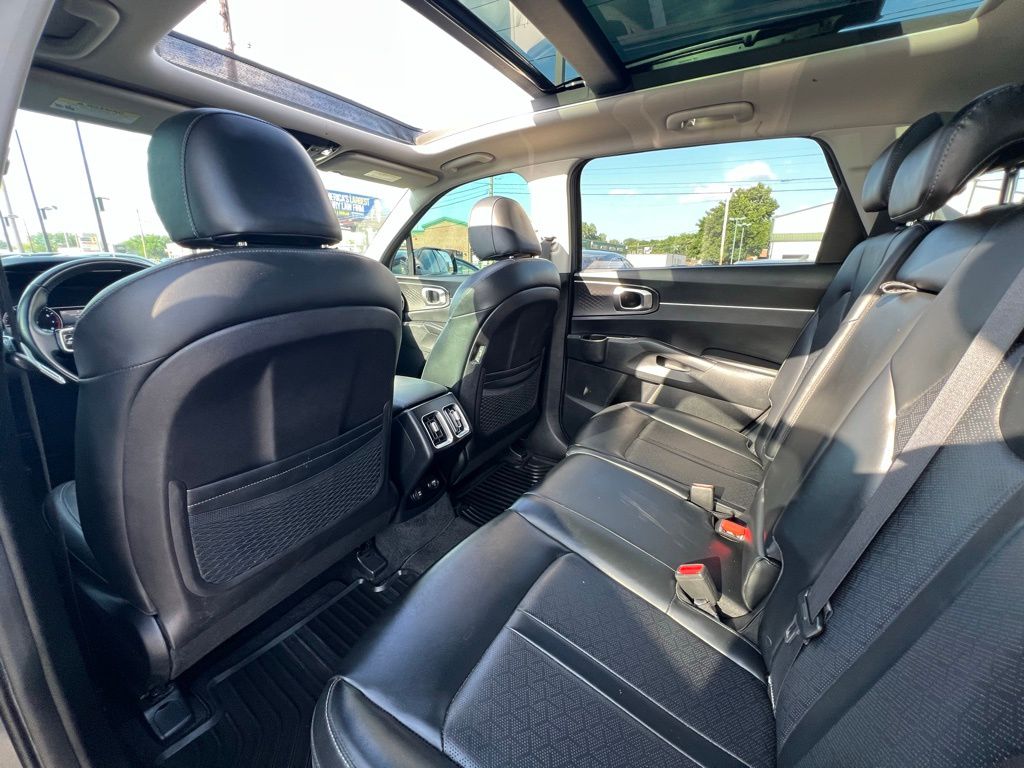 Vehicle image 25 of 58